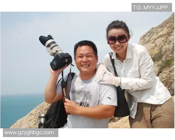 足球明星与爱侣甜蜜瞬间大公开揭示他们的浪漫生活与幸福时光 足球明星与爱侣甜蜜瞬间大公开揭示他们的浪漫生活与幸福时光