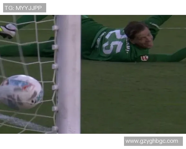 足球明星们的苦笑瞬间合集展现了他们背后的辛酸与坚持 足球明星们的苦笑瞬间合集展现了他们背后的辛酸与坚持