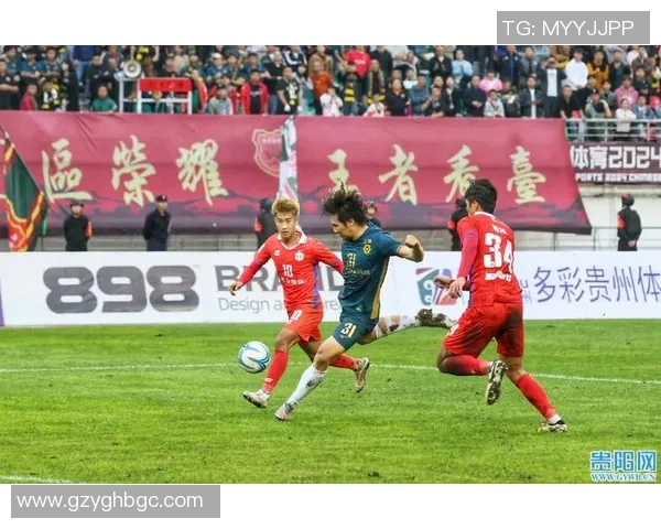 足球明星受伤康复全过程视频分享重返赛场的感人时刻